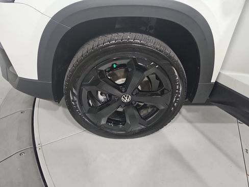 Certified 2026 Volkswagen Taos SE AWD/4WD image 25
