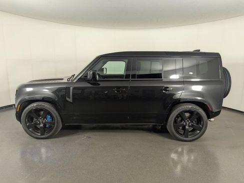 Used 2022 Land Rover Defender 110 AWD/4WD image 5