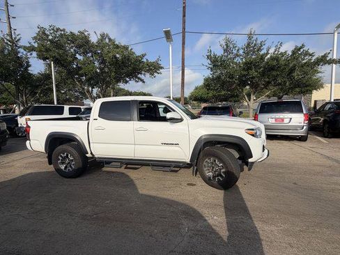Certified 2021 Toyota Tacoma SR5 w/ Trail Edition AWD/4WD image 4