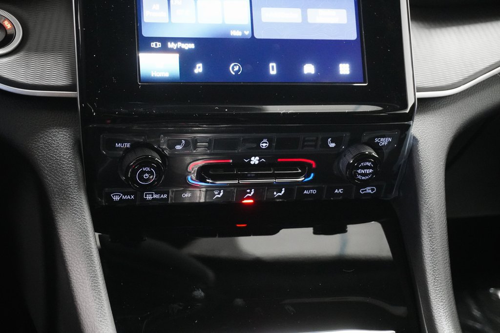 Used 2025 Jeep Grand Cherokee L Altitude AWD/4WD image 24
