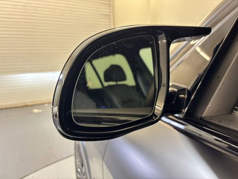 Used 2024 BMW X5 M60i w/ Executive Package image 21