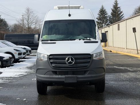 Used 2024 Mercedes-Benz Sprinter 2500 image 1