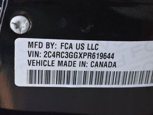 Used 2023 Chrysler Pacifica Limited AWD/4WD image 44
