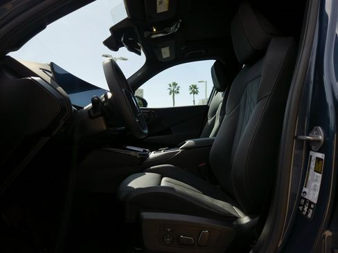 Used 2025 BMW X3 xDrive30i w/ Convenience Package image 11