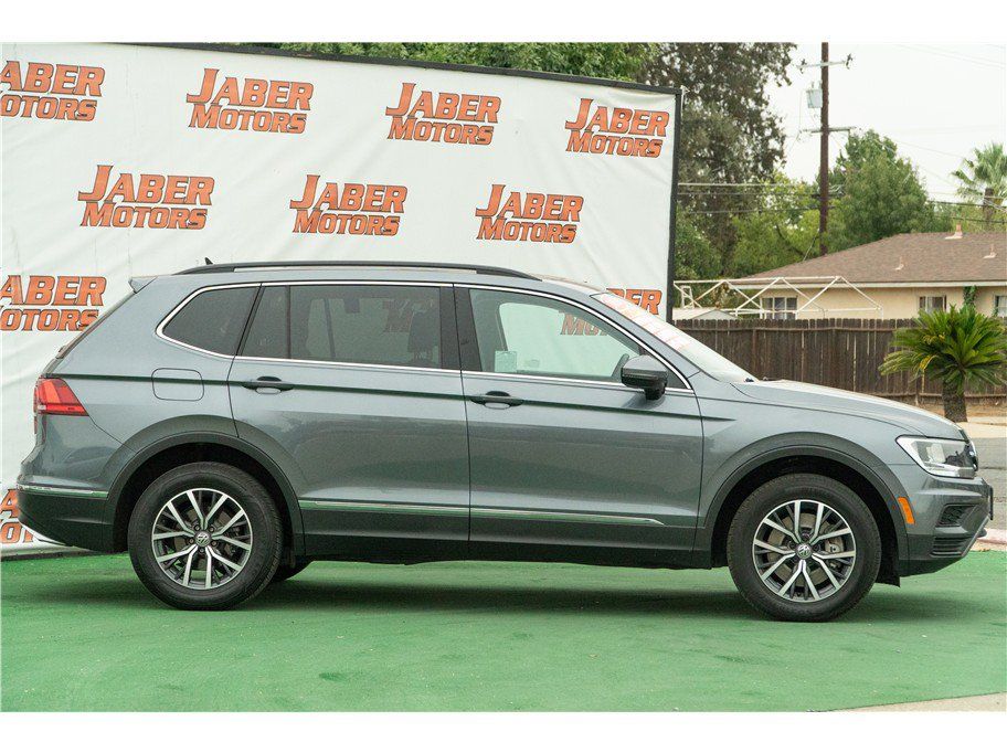 Used 2020 Volkswagen Tiguan SE w/ Panoramic Sunroof Package FWD image 43