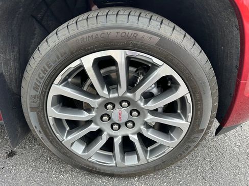 Used 2022 GMC Acadia Denali w/ Denali Ultimate Package FWD image 38