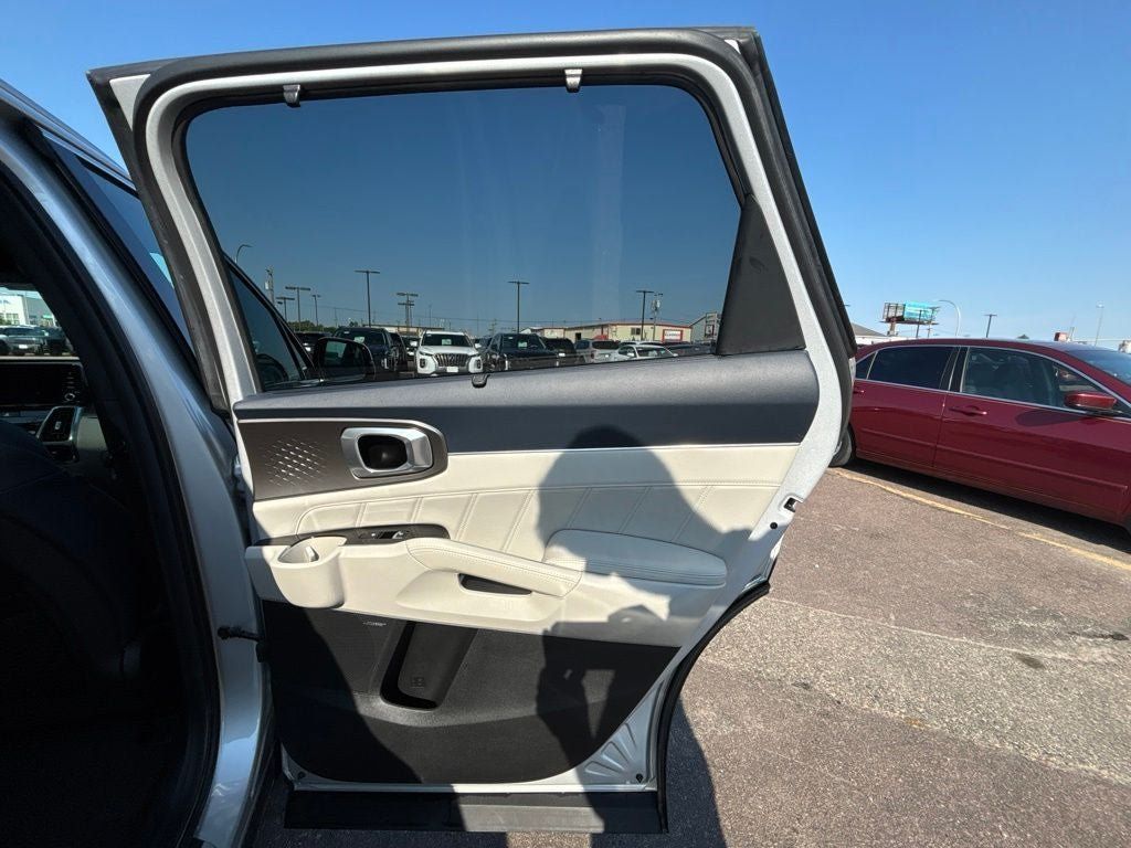 Used 2023 Kia Sorento SX Prestige AWD/4WD image 28