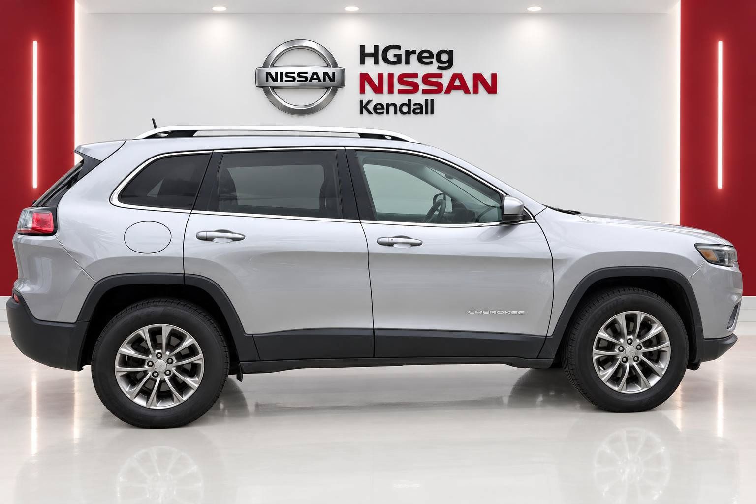 Used 2019 Jeep Cherokee Latitude Plus w/ Comfort/Convenience Group AWD/4WD image 5