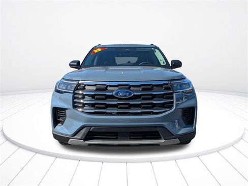 Used 2025 Ford Explorer Active image 8