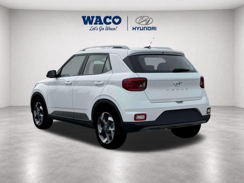 Used 2026 Hyundai Venue SEL FWD image 7