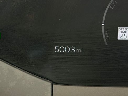 Used 2025 Toyota Prius Limited image 13