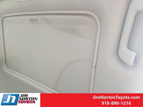 Used 2017 Toyota RAV4 XLE image 28