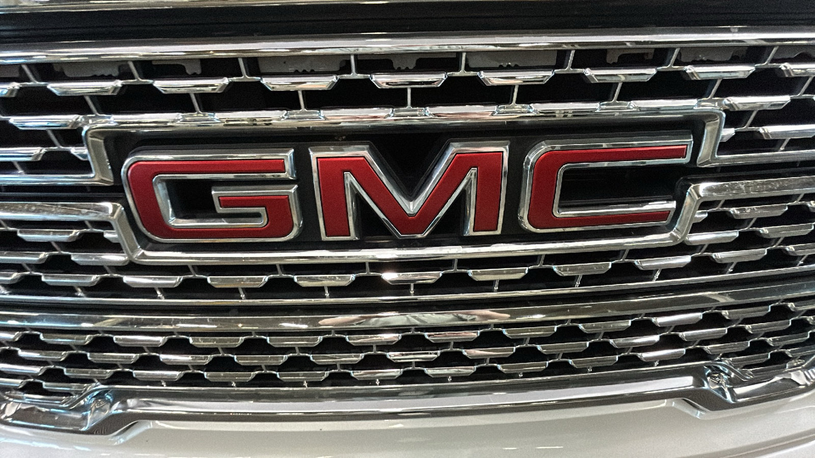 Used 2021 GMC Sierra 1500 Denali w/ Driver Alert Package II AWD/4WD image 10