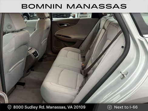 Used 2017 Chevrolet Malibu LT image 13