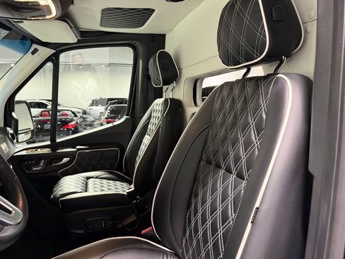 Used 2022 Mercedes-Benz Sprinter 3500 image 40