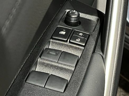 New 2026 Toyota Corolla Cross XLE w/ Convenience Package AWD/4WD image 31