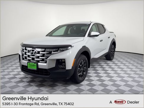 Used 2024 Hyundai Santa Cruz SE AWD/4WD image 1