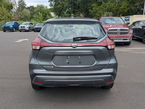 New 2025 Nissan Kicks Play S image 5