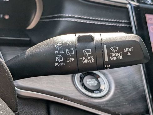 Used 2023 Jeep Grand Cherokee Limited RWD image 31