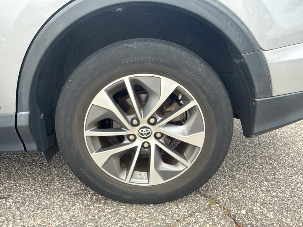 Used 2017 Toyota RAV4 XLE AWD/4WD image 14