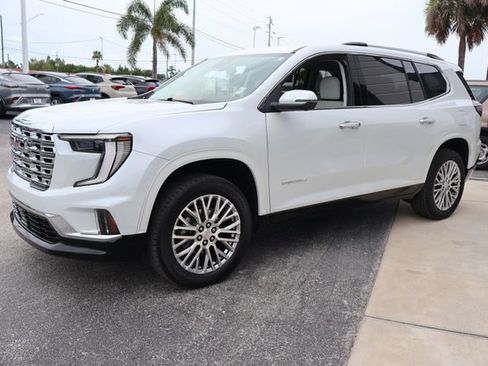 Used 2025 GMC Acadia Denali FWD image 4