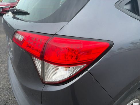 Used 2021 Honda HR-V LX image 15