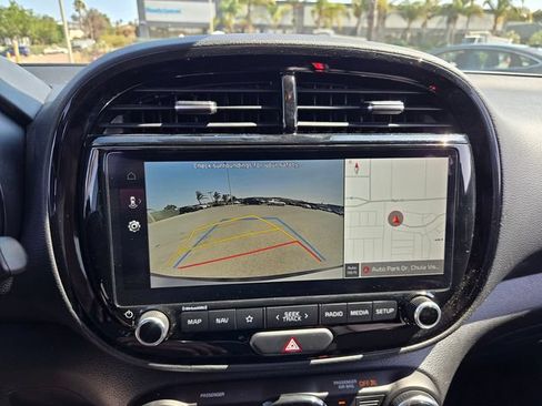 Used 2023 Kia Soul S FWD image 9