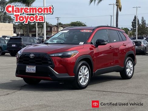 Certified 2026 Toyota Corolla Cross LE w/ Moonroof Package FWD image 1