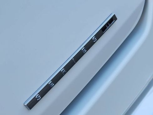 Used 2024 Jeep Wagoneer L Series II image 9