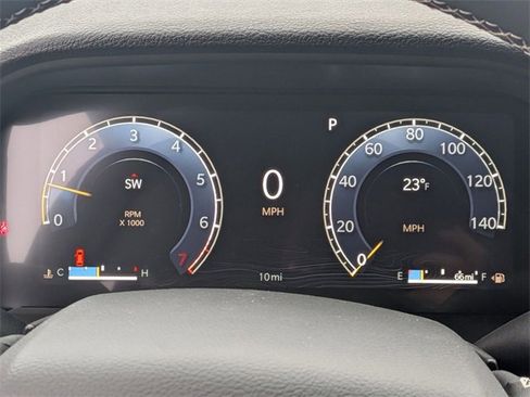 New 2025 Jeep Grand Cherokee Altitude image 18