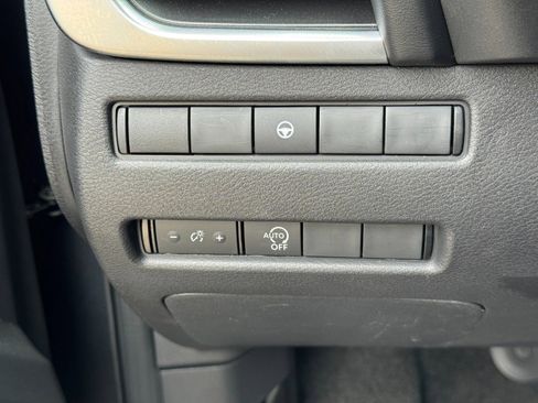 Used 2023 Nissan Rogue SV FWD image 16
