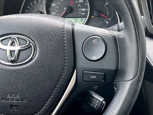 Used 2014 Toyota RAV4 LE FWD image 23