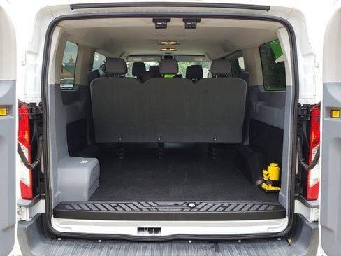 Used 2018 Ford Transit 150 XL RWD image 5