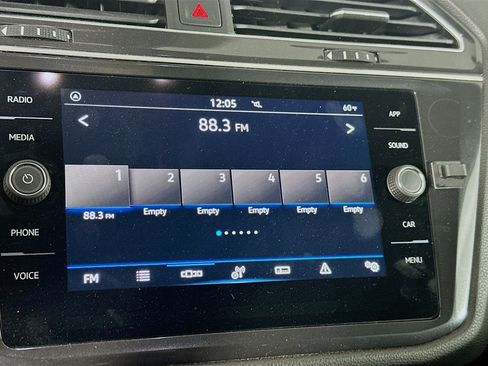 Used 2024 Volkswagen Tiguan SE FWD image 19