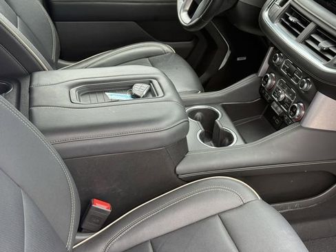 Used 2024 GMC Yukon XL SLT RWD image 18