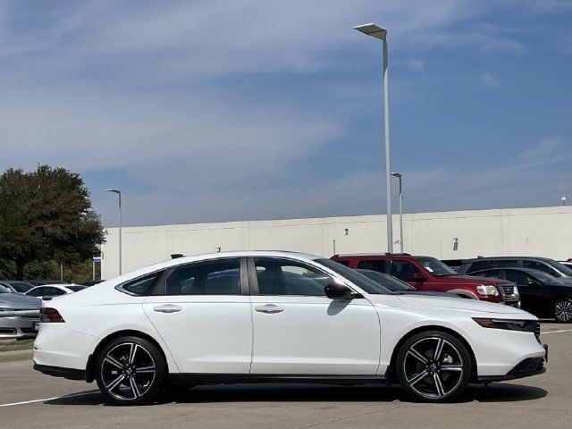 Used 2024 Honda Accord Sport image 3