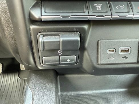 Used 2022 Chevrolet Silverado 2500 LT w/ Convenience Package AWD/4WD image 28
