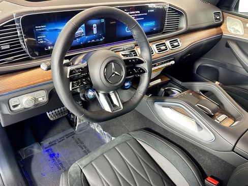 New 2026 Mercedes-Benz GLS 63 AMG 4MATIC image 9