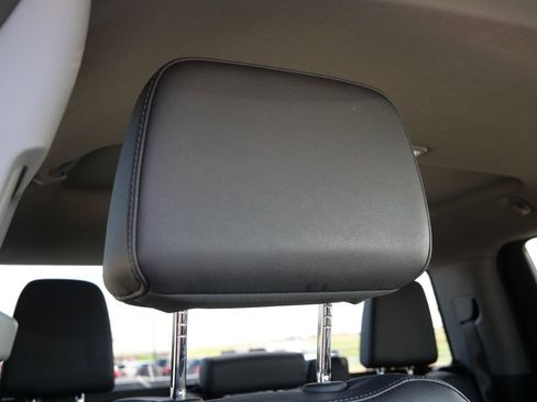Used 2025 GMC Sierra 1500 SLT AWD/4WD image 22