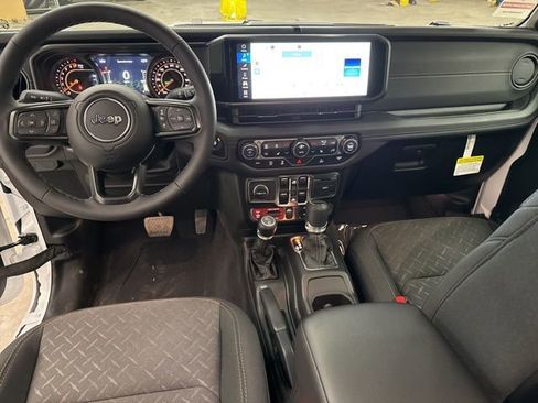 New 2026 Jeep Gladiator Mojave image 9