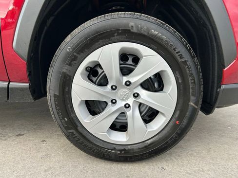 Used 2025 Toyota RAV4 LE AWD/4WD image 29