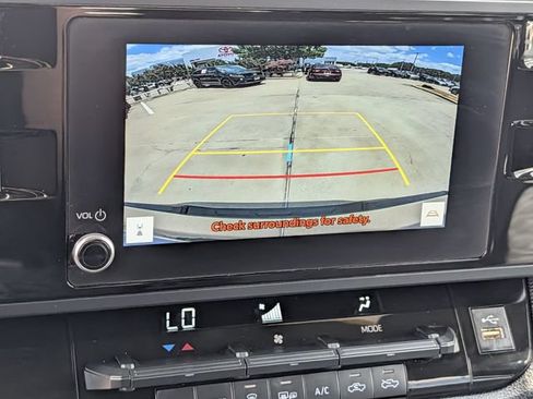 Used 2025 Toyota Tundra SR AWD/4WD image 19