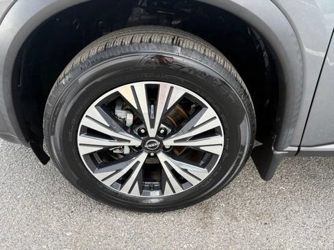 Used 2023 Nissan Rogue SV w/ SV Premium B Package FWD image 13