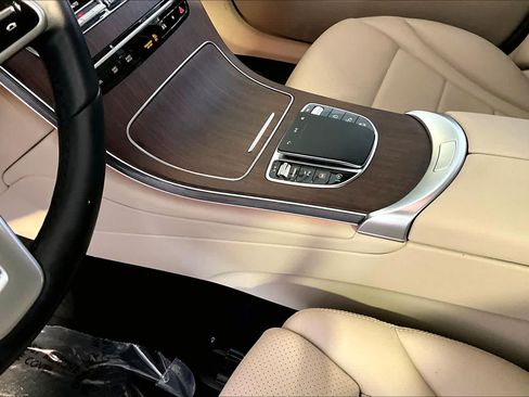 Used 2022 Mercedes-Benz GLC 300 4MATIC image 17