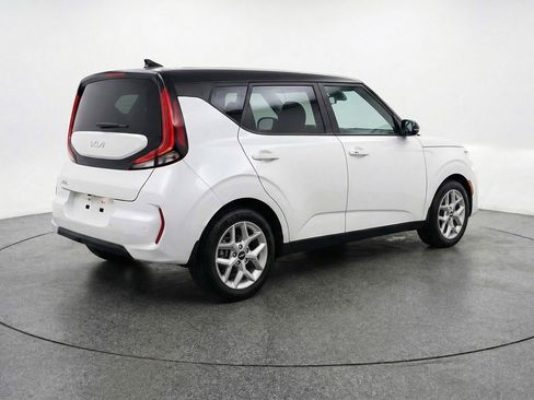 Used 2025 Kia Soul LX w/ LX Technology Package image 9