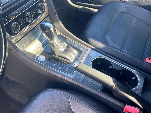 Used 2017 Volkswagen Passat 1.8T SE w/ SE Lighting Package image 17