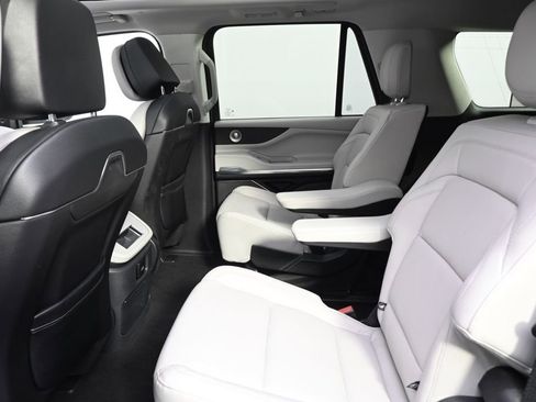 New 2026 Lincoln Navigator Reserve w/ Jet Appearance Package AWD/4WD image 21