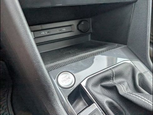 Certified 2023 Volkswagen Tiguan SE FWD image 18
