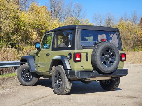 Used 2026 Jeep Wrangler Sport image 3