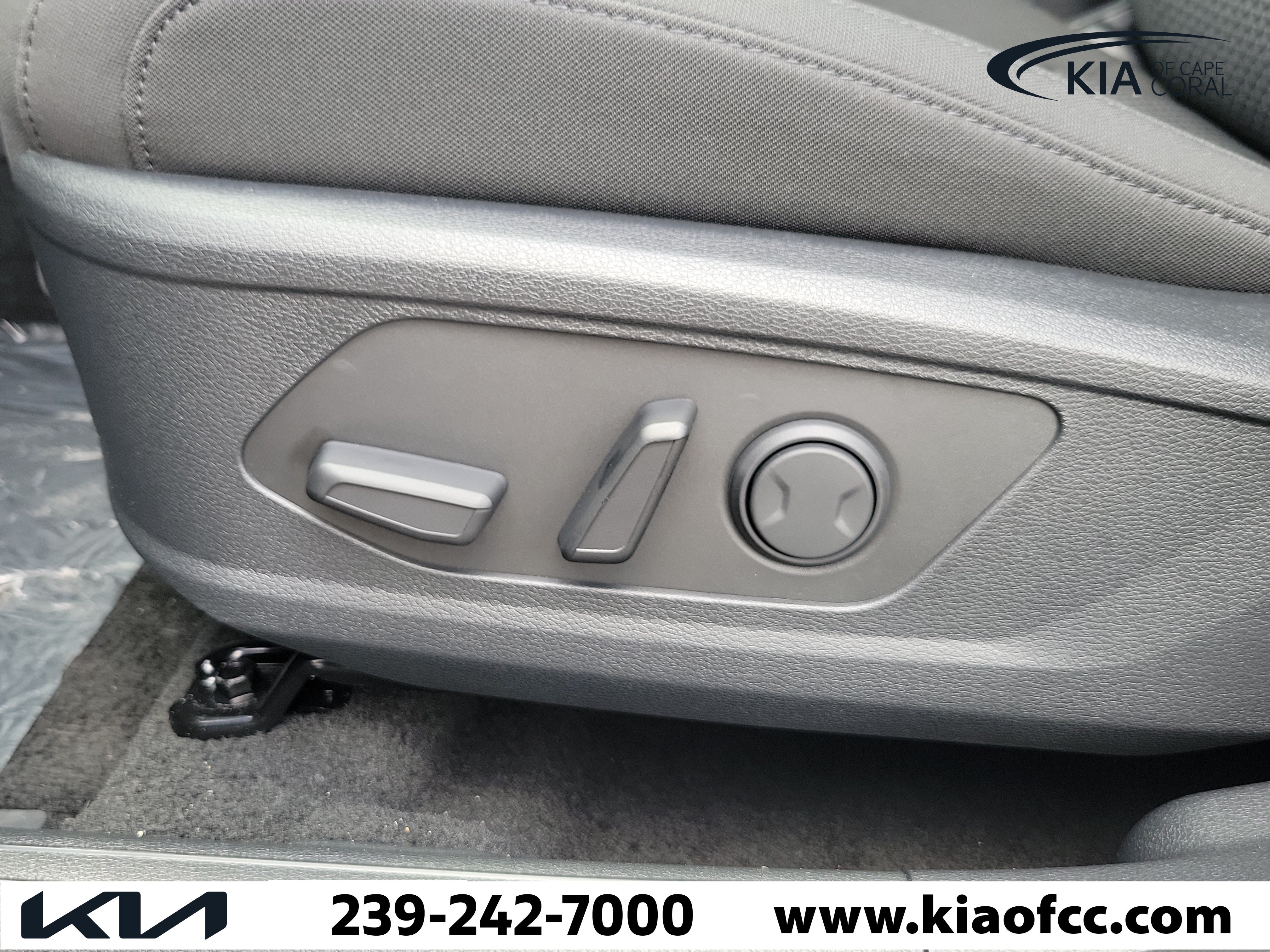 New 2026 Kia Sportage LX w/ LX Convenience Package FWD image 22